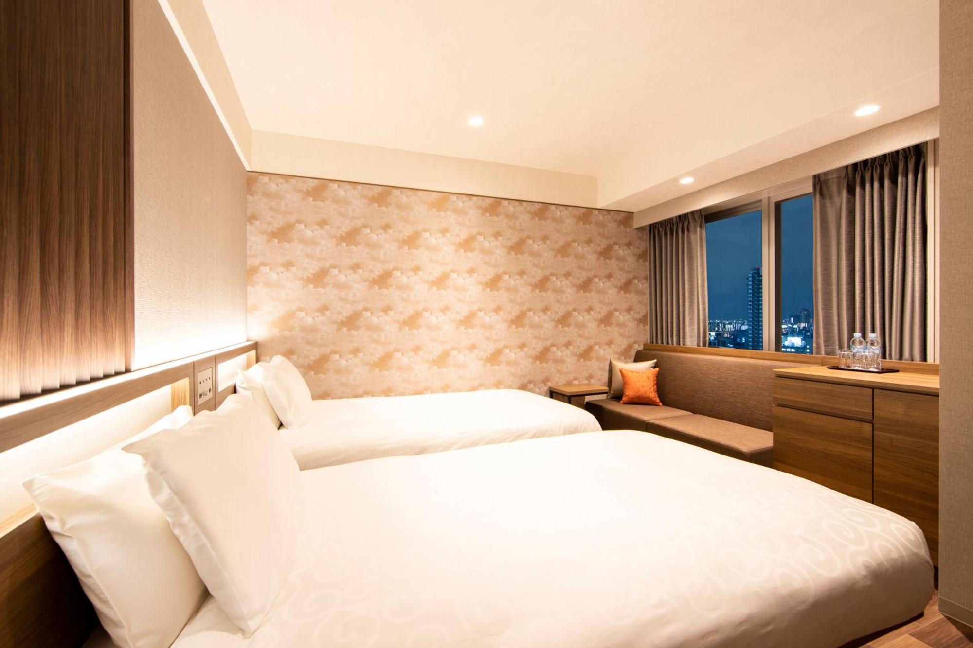 Karaksa Hotel Grande Shin-Osaka Tower Exterior foto